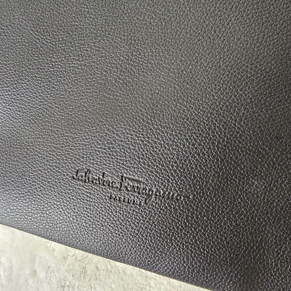 Salvatore Ferragamo Black Vegan Leather Pouch Red Trim Toiletry Travel Case - Picture 9 of 9